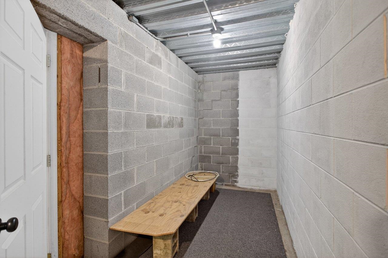 4039 CANNERY WOODS DR, BRIDGEWATER, Virginia 22812, 4 Bedrooms Bedrooms, ,3 BathroomsBathrooms,Residential,4 Bedrooms - 3.5 Baths - Finished Walkout Basement,4039 CANNERY WOODS DR,673868 MLS # 673868