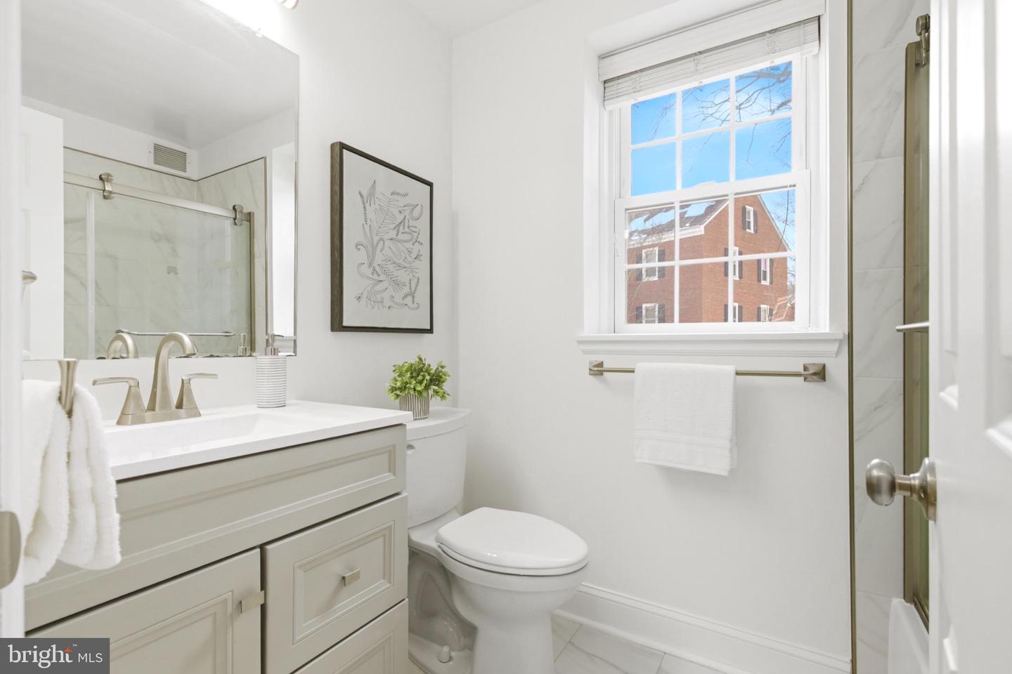 4862 28TH ST S #A1, ARLINGTON, Virginia 22206, 2 Bedrooms Bedrooms, 8 Rooms Rooms,2 BathroomsBathrooms,Residential,For sale,4862 28TH ST S #A1,VAAR2068194 MLS # VAAR2068194