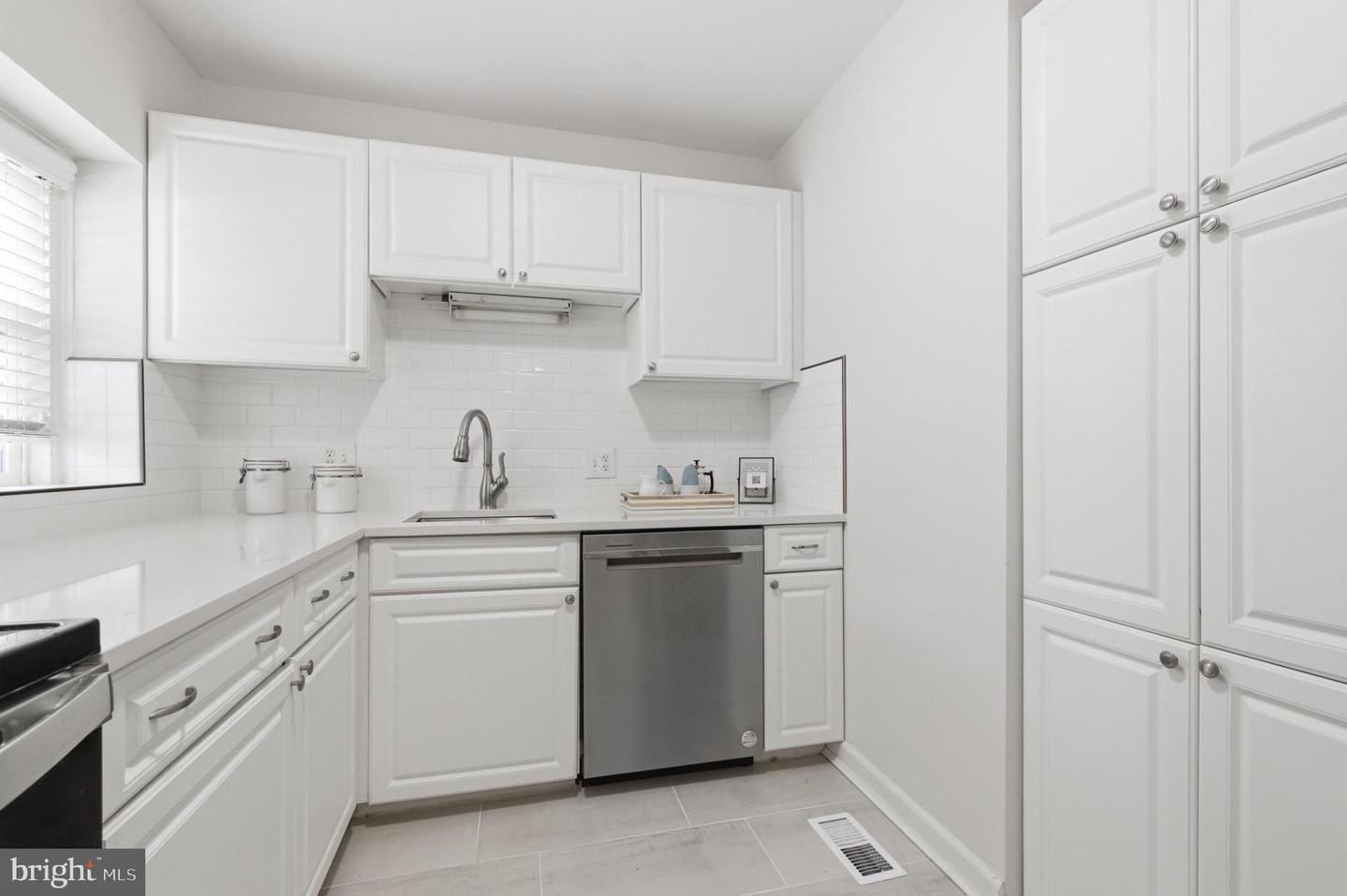 4862 28TH ST S #A1, ARLINGTON, Virginia 22206, 2 Bedrooms Bedrooms, 8 Rooms Rooms,2 BathroomsBathrooms,Residential,For sale,4862 28TH ST S #A1,VAAR2068194 MLS # VAAR2068194