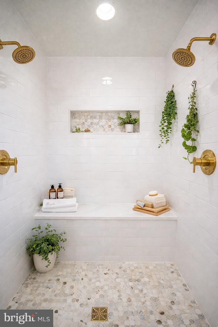 7910 GUY DR, MANASSAS, Virginia 20111, 4 Bedrooms Bedrooms, ,2 BathroomsBathrooms,Residential,For sale,7910 GUY DR,VAPW2111376 MLS # VAPW2111376