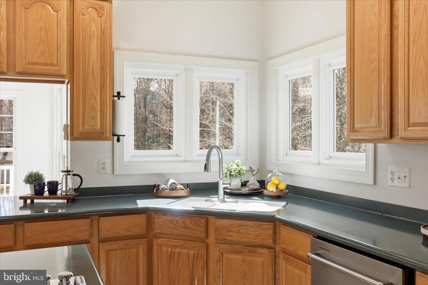 11021 WINDING BROOK CT, MANASSAS, Virginia 20111, 4 Bedrooms Bedrooms, ,2 BathroomsBathrooms,Residential,For sale,11021 WINDING BROOK CT,VAPW2111390 MLS # VAPW2111390