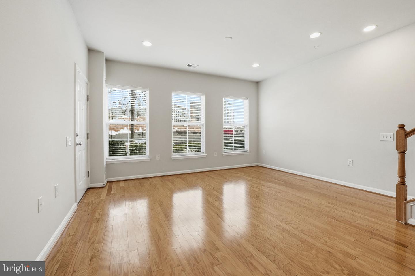 2951 FINSBURY PL #97, FAIRFAX, Virginia 22031, 2 Bedrooms Bedrooms, ,2 BathroomsBathrooms,Residential,For sale,2951 FINSBURY PL #97,VAFX2288704 MLS # VAFX2288704