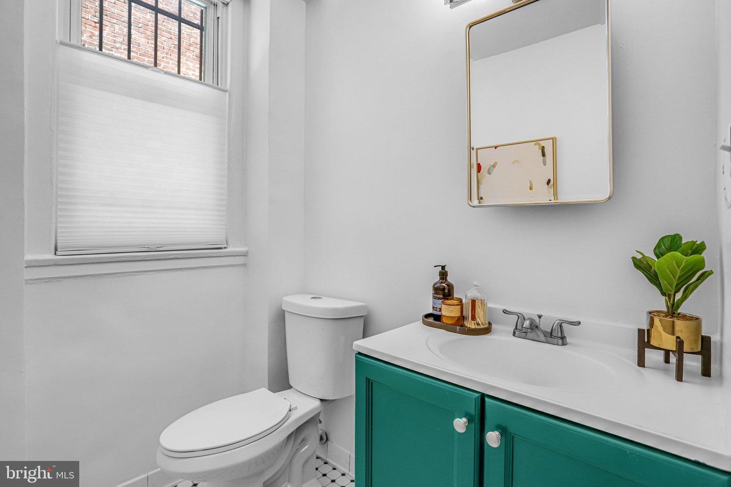 3420 16TH ST NW #102, WASHINGTON, District Of Columbia 20010, 2 Bedrooms Bedrooms, 4 Rooms Rooms,2 BathroomsBathrooms,Residential,For sale,3420 16TH ST NW #102,DCDC2244796 MLS # DCDC2244796