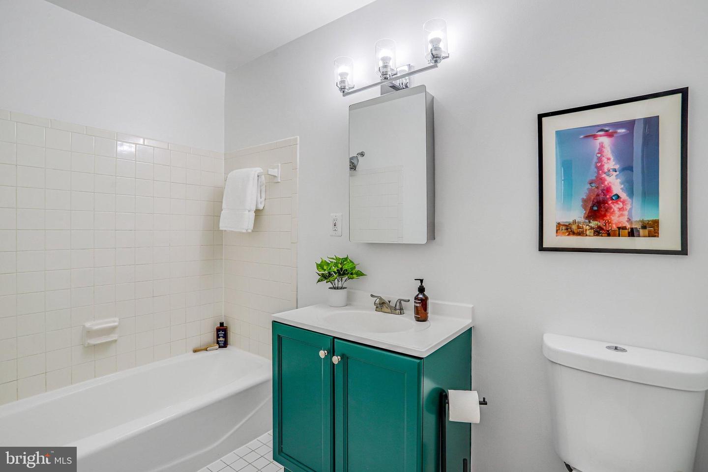 3420 16TH ST NW #102, WASHINGTON, District Of Columbia 20010, 2 Bedrooms Bedrooms, 4 Rooms Rooms,2 BathroomsBathrooms,Residential,For sale,3420 16TH ST NW #102,DCDC2244796 MLS # DCDC2244796