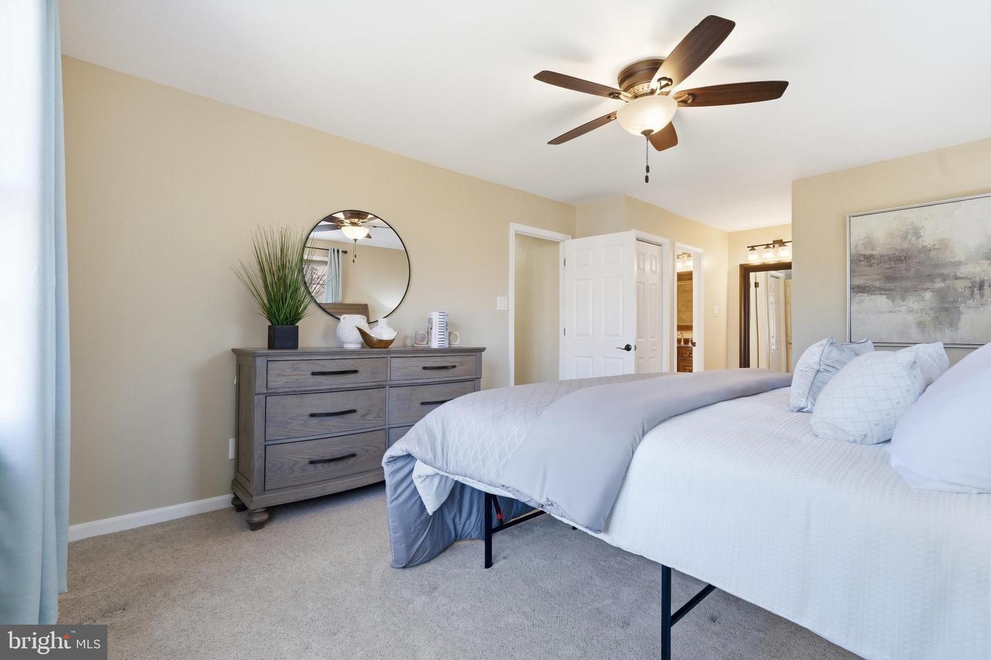 9424 PARK HUNT CT, SPRINGFIELD, Virginia 22153, 4 Bedrooms Bedrooms, ,2 BathroomsBathrooms,Residential,For sale,9424 PARK HUNT CT,VAFX2289548 MLS # VAFX2289548