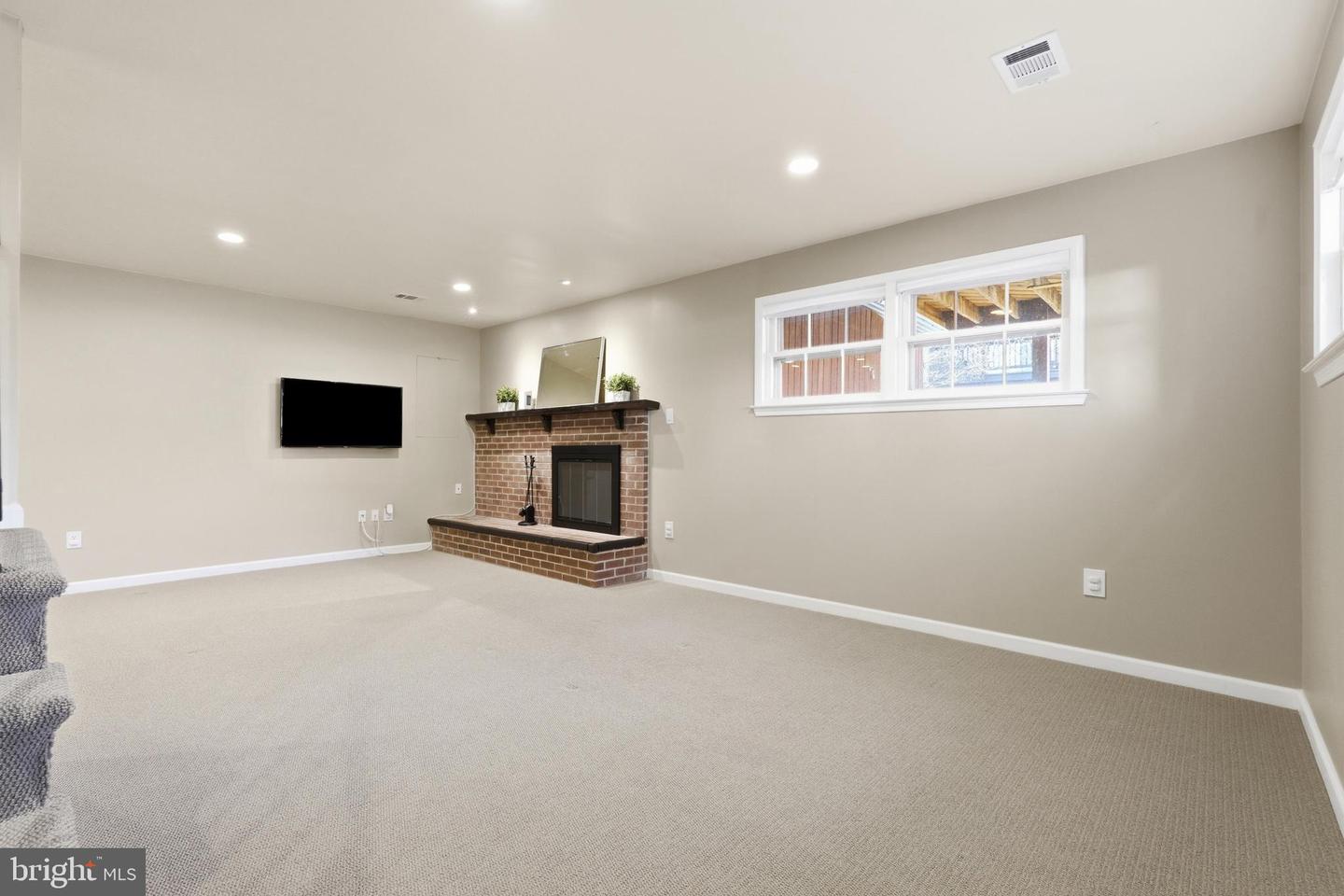 9424 PARK HUNT CT, SPRINGFIELD, Virginia 22153, 4 Bedrooms Bedrooms, ,2 BathroomsBathrooms,Residential,For sale,9424 PARK HUNT CT,VAFX2289548 MLS # VAFX2289548