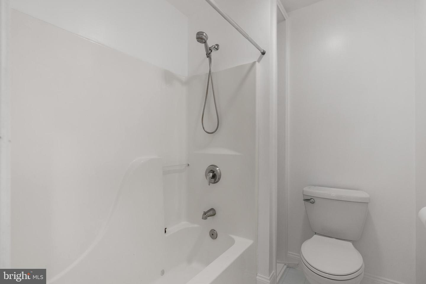 240 GLENDOBBIN RD, WINCHESTER, Virginia 22603, 6 Bedrooms Bedrooms, ,3 BathroomsBathrooms,Residential,For sale,240 GLENDOBBIN RD,VAFV2039472 MLS # VAFV2039472