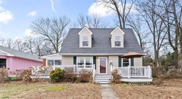 916 BRYANT AVE, COLONIAL BEACH, Virginia 22443, 4 Bedrooms Bedrooms, ,2 BathroomsBathrooms,Residential,For sale,916 BRYANT AVE,VAWE2010502 MLS # VAWE2010502