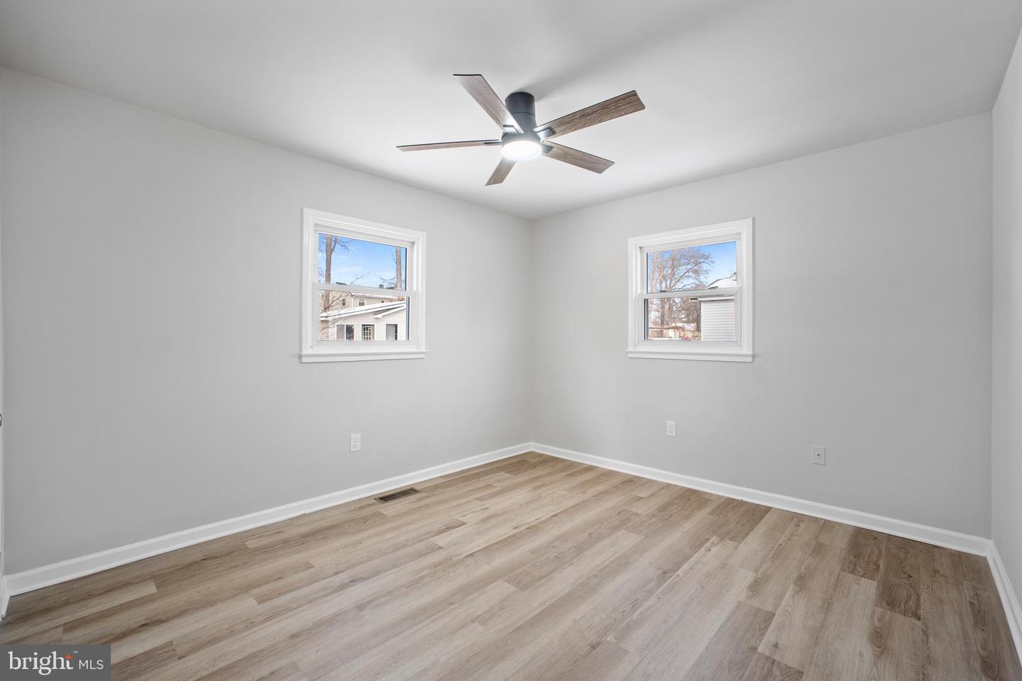 14220 BREMERTON DR, WOODBRIDGE, Virginia 22193, 6 Bedrooms Bedrooms, ,2 BathroomsBathrooms,Residential,For sale,14220 BREMERTON DR,VAPW2112310 MLS # VAPW2112310