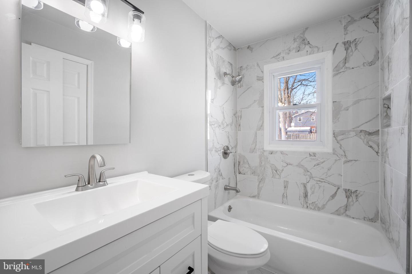 14220 BREMERTON DR, WOODBRIDGE, Virginia 22193, 6 Bedrooms Bedrooms, ,2 BathroomsBathrooms,Residential,For sale,14220 BREMERTON DR,VAPW2112310 MLS # VAPW2112310