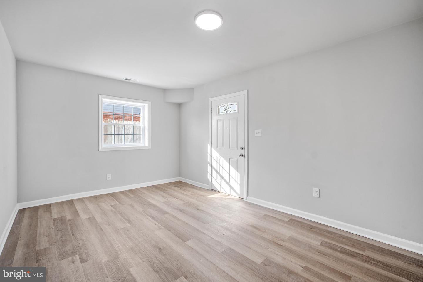 14220 BREMERTON DR, WOODBRIDGE, Virginia 22193, 6 Bedrooms Bedrooms, ,2 BathroomsBathrooms,Residential,For sale,14220 BREMERTON DR,VAPW2112310 MLS # VAPW2112310