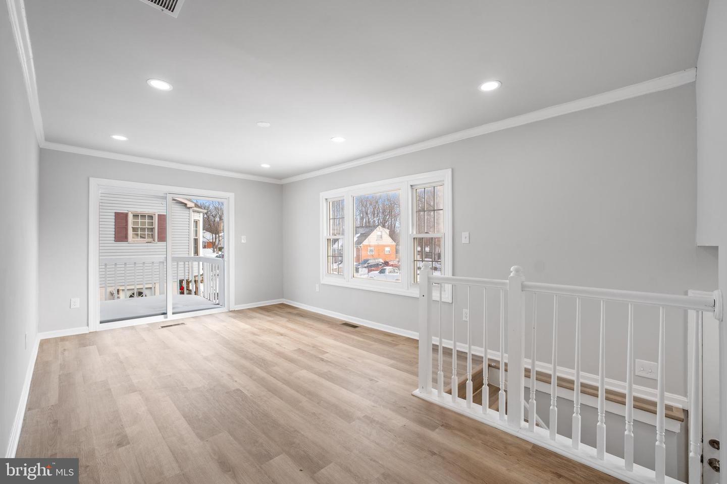 14220 BREMERTON DR, WOODBRIDGE, Virginia 22193, 6 Bedrooms Bedrooms, ,2 BathroomsBathrooms,Residential,For sale,14220 BREMERTON DR,VAPW2112310 MLS # VAPW2112310