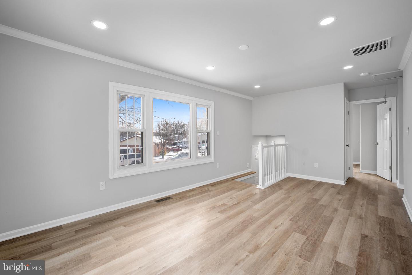 14220 BREMERTON DR, WOODBRIDGE, Virginia 22193, 6 Bedrooms Bedrooms, ,2 BathroomsBathrooms,Residential,For sale,14220 BREMERTON DR,VAPW2112310 MLS # VAPW2112310