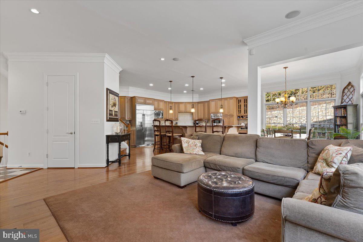 6424 RECREATION LN, FALLS CHURCH, Virginia 22041, 5 Bedrooms Bedrooms, ,5 BathroomsBathrooms,Residential,For sale,6424 RECREATION LN,VAFX2290522 MLS # VAFX2290522