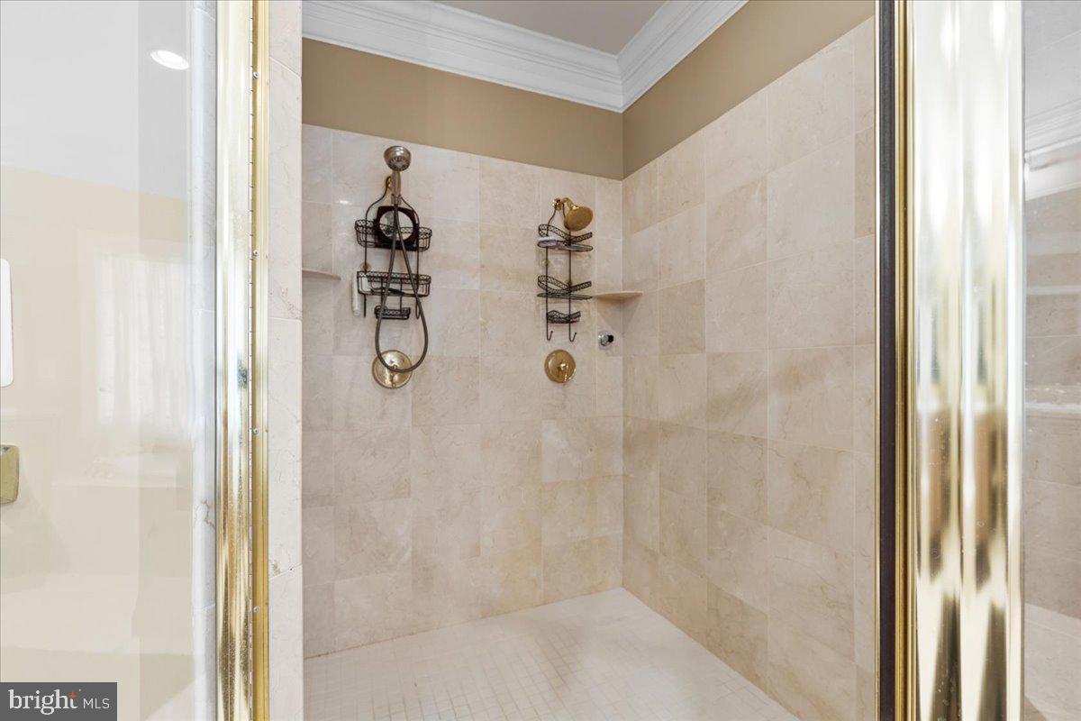 6424 RECREATION LN, FALLS CHURCH, Virginia 22041, 5 Bedrooms Bedrooms, ,5 BathroomsBathrooms,Residential,For sale,6424 RECREATION LN,VAFX2290522 MLS # VAFX2290522