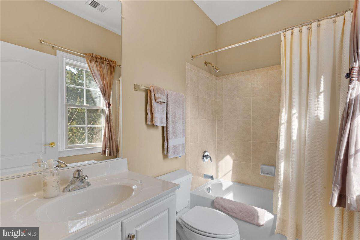6424 RECREATION LN, FALLS CHURCH, Virginia 22041, 5 Bedrooms Bedrooms, ,5 BathroomsBathrooms,Residential,For sale,6424 RECREATION LN,VAFX2290522 MLS # VAFX2290522
