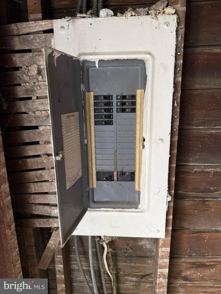 4304 JAY ST NE, WASHINGTON, District Of Columbia 20019, 3 Bedrooms Bedrooms, 6 Rooms Rooms,1 BathroomBathrooms,Residential,For sale,4304 JAY ST NE,DCDC2245926 MLS # DCDC2245926