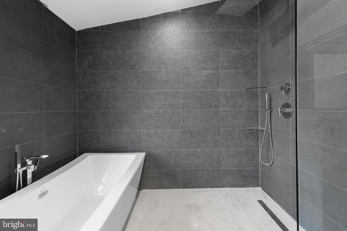 2100 S PIERCE ST, ARLINGTON, Virginia 22202, 5 Bedrooms Bedrooms, ,6 BathroomsBathrooms,Residential,For sale,2100 S PIERCE ST,VAAR2068878 MLS # VAAR2068878