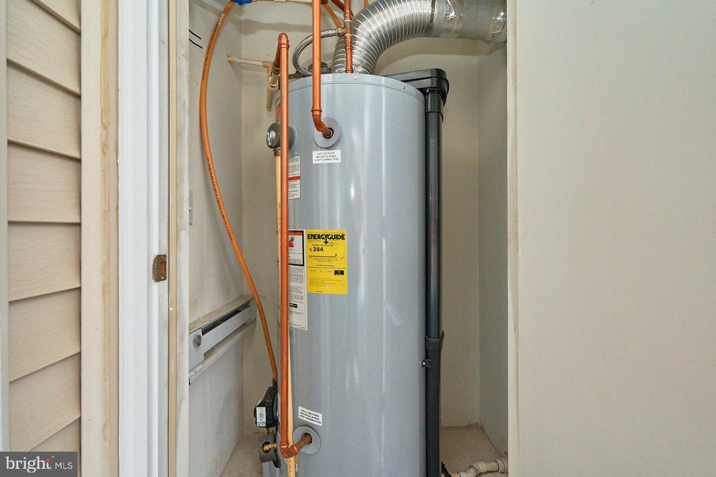 12953 CENTRE PARK CIR #417, HERNDON, Virginia 20171, 2 Bedrooms Bedrooms, ,2 BathroomsBathrooms,Residential,For sale,12953 CENTRE PARK CIR #417,VAFX2291112 MLS # VAFX2291112