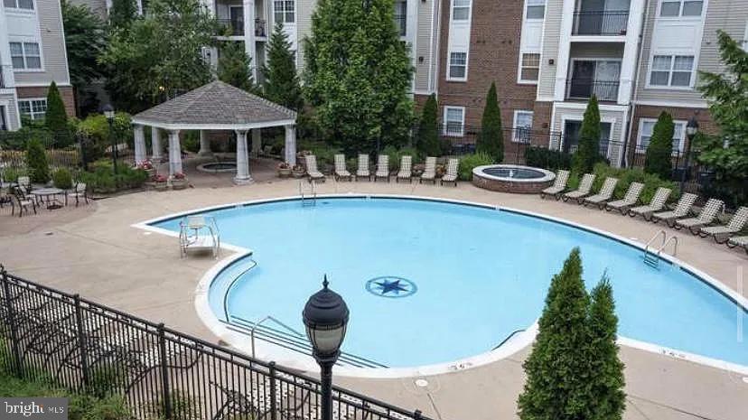 12953 CENTRE PARK CIR #417, HERNDON, Virginia 20171, 2 Bedrooms Bedrooms, ,2 BathroomsBathrooms,Residential,For sale,12953 CENTRE PARK CIR #417,VAFX2291112 MLS # VAFX2291112