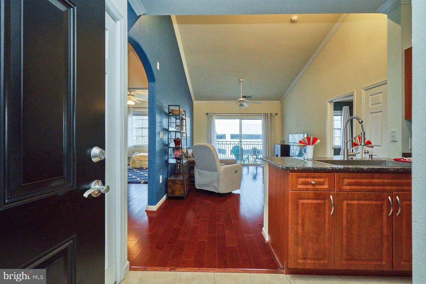 12953 CENTRE PARK CIR #417, HERNDON, Virginia 20171, 2 Bedrooms Bedrooms, ,2 BathroomsBathrooms,Residential,For sale,12953 CENTRE PARK CIR #417,VAFX2291112 MLS # VAFX2291112