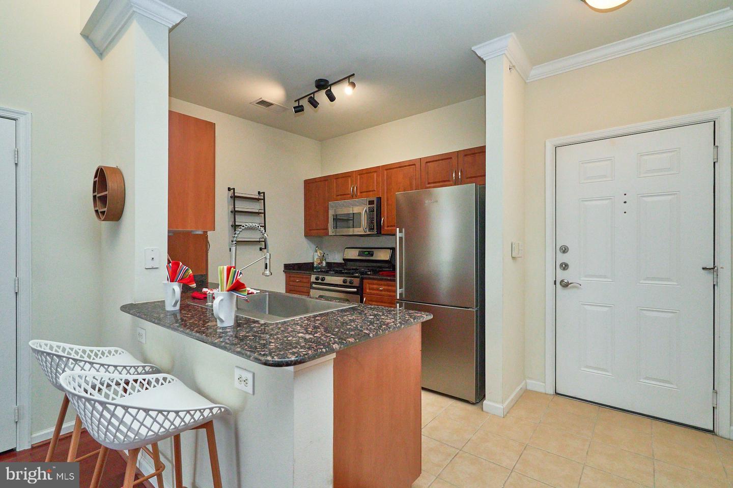 12953 CENTRE PARK CIR #417, HERNDON, Virginia 20171, 2 Bedrooms Bedrooms, ,2 BathroomsBathrooms,Residential,For sale,12953 CENTRE PARK CIR #417,VAFX2291112 MLS # VAFX2291112