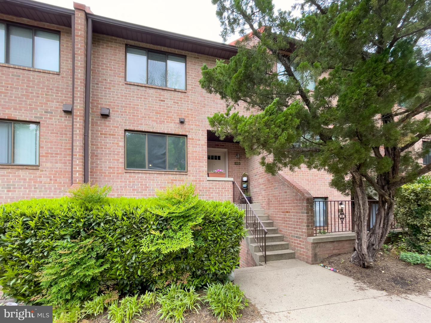 3708-A STEPPES CT, FALLS CHURCH, Virginia 22041, 2 Bedrooms Bedrooms, ,2 BathroomsBathrooms,Residential,For sale,3708-A STEPPES CT,VAFX2291134 MLS # VAFX2291134