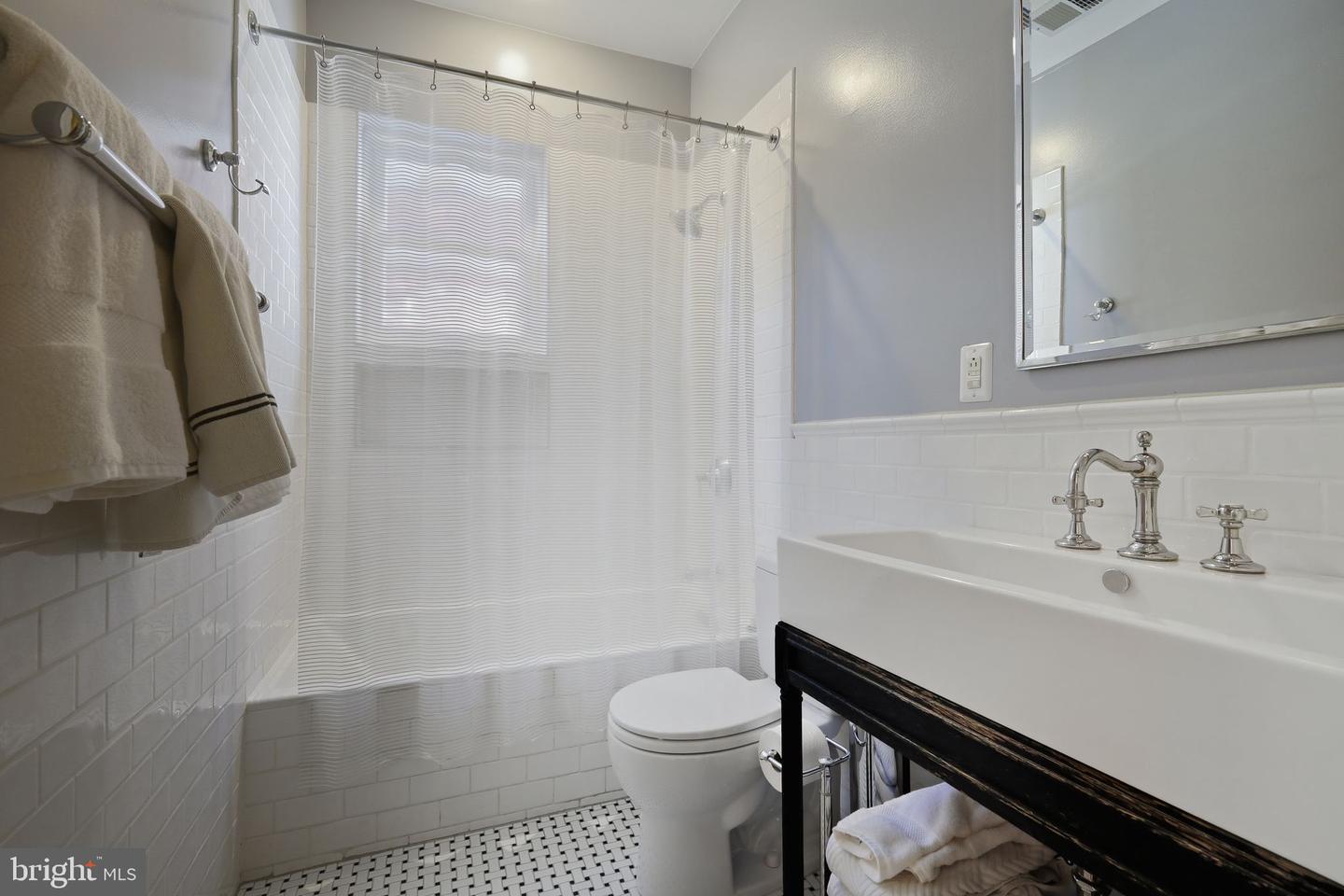 33 Q ST NE, WASHINGTON, District Of Columbia 20002, 4 Bedrooms Bedrooms, ,3 BathroomsBathrooms,Residential,For sale,33 Q ST NE,DCDC2246494 MLS # DCDC2246494 33 Q ST NE, WASHINGTON, District Of Columbia 20002, 4 Bedrooms Bedrooms, ,3 BathroomsBathrooms,Residential,For sale,33 Q ST NE,DCDC2246494 MLS # DCDC2246494