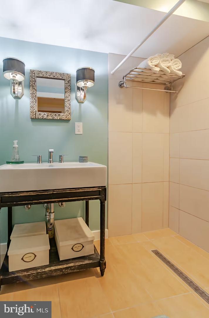 33 Q ST NE, WASHINGTON, District Of Columbia 20002, 4 Bedrooms Bedrooms, ,3 BathroomsBathrooms,Residential,For sale,33 Q ST NE,DCDC2246494 MLS # DCDC2246494 33 Q ST NE, WASHINGTON, District Of Columbia 20002, 4 Bedrooms Bedrooms, ,3 BathroomsBathrooms,Residential,For sale,33 Q ST NE,DCDC2246494 MLS # DCDC2246494