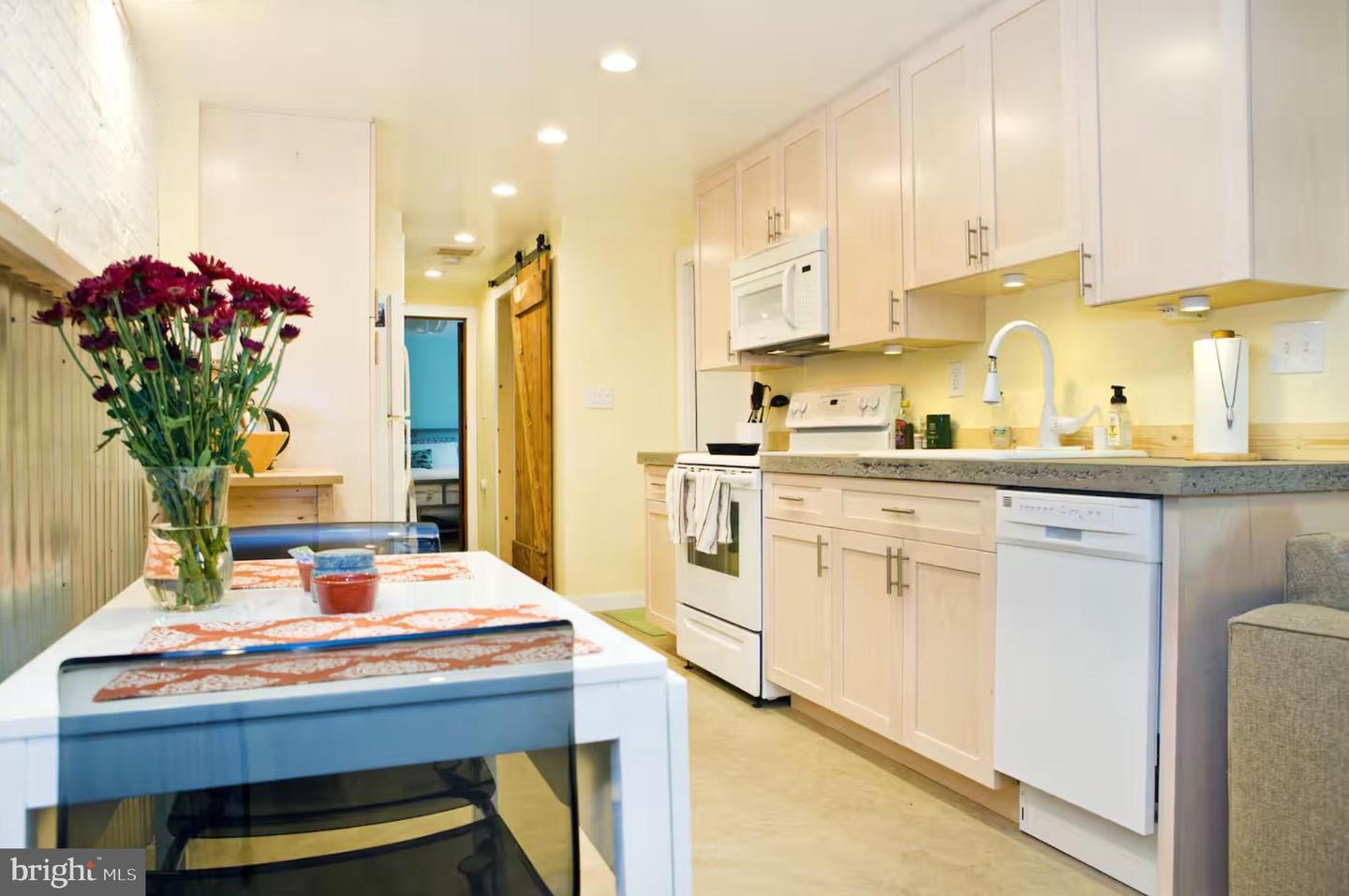 33 Q ST NE, WASHINGTON, District Of Columbia 20002, 4 Bedrooms Bedrooms, ,3 BathroomsBathrooms,Residential,For sale,33 Q ST NE,DCDC2246494 MLS # DCDC2246494 33 Q ST NE, WASHINGTON, District Of Columbia 20002, 4 Bedrooms Bedrooms, ,3 BathroomsBathrooms,Residential,For sale,33 Q ST NE,DCDC2246494 MLS # DCDC2246494