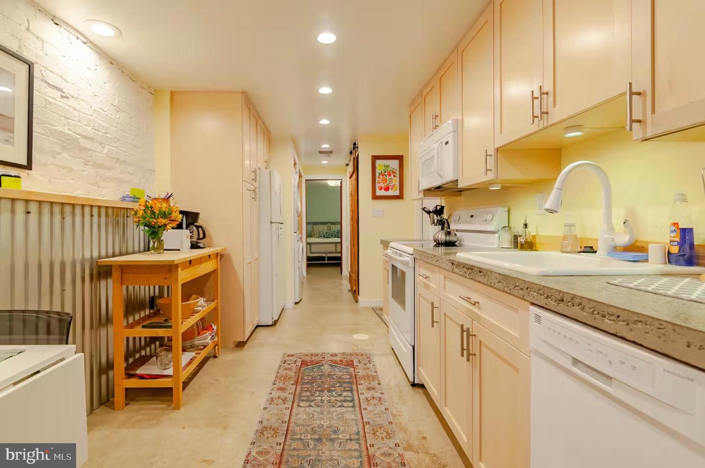 33 Q ST NE, WASHINGTON, District Of Columbia 20002, 4 Bedrooms Bedrooms, ,3 BathroomsBathrooms,Residential,For sale,33 Q ST NE,DCDC2246494 MLS # DCDC2246494 33 Q ST NE, WASHINGTON, District Of Columbia 20002, 4 Bedrooms Bedrooms, ,3 BathroomsBathrooms,Residential,For sale,33 Q ST NE,DCDC2246494 MLS # DCDC2246494