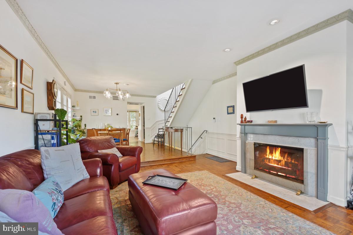 4607 MACARTHUR BLVD NW #B, WASHINGTON, District Of Columbia 20007, 2 Bedrooms Bedrooms, ,2 BathroomsBathrooms,Residential,For sale,4607 MACARTHUR BLVD NW #B,DCDC2246720 MLS # DCDC2246720