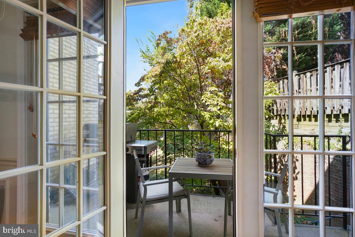 4607 MACARTHUR BLVD NW #B, WASHINGTON, District Of Columbia 20007, 2 Bedrooms Bedrooms, ,2 BathroomsBathrooms,Residential,For sale,4607 MACARTHUR BLVD NW #B,DCDC2246720 MLS # DCDC2246720