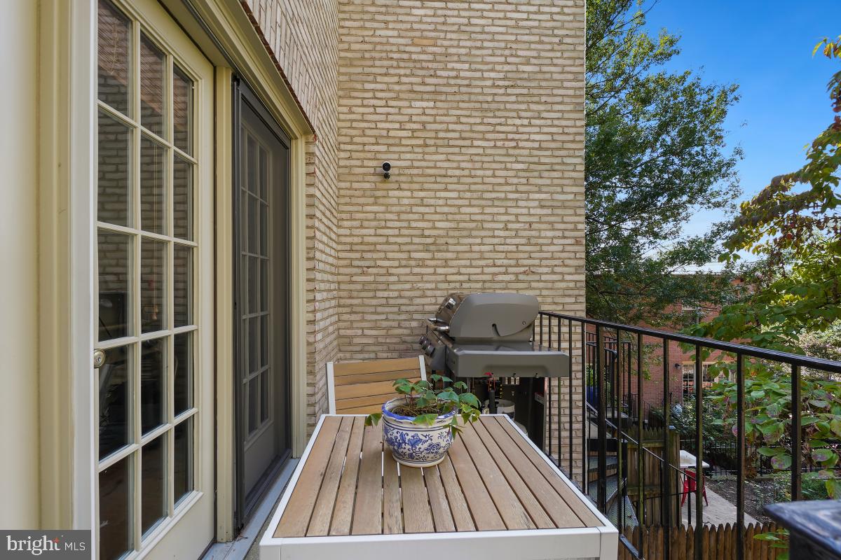 4607 MACARTHUR BLVD NW #B, WASHINGTON, District Of Columbia 20007, 2 Bedrooms Bedrooms, ,2 BathroomsBathrooms,Residential,For sale,4607 MACARTHUR BLVD NW #B,DCDC2246720 MLS # DCDC2246720