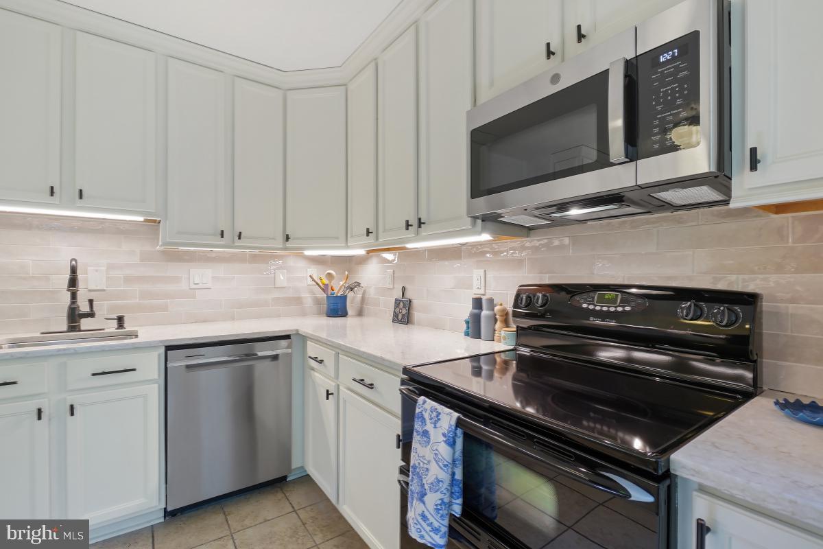 4607 MACARTHUR BLVD NW #B, WASHINGTON, District Of Columbia 20007, 2 Bedrooms Bedrooms, ,2 BathroomsBathrooms,Residential,For sale,4607 MACARTHUR BLVD NW #B,DCDC2246720 MLS # DCDC2246720