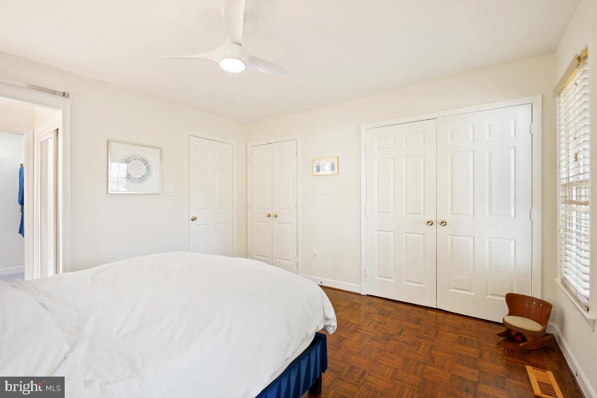 4607 MACARTHUR BLVD NW #B, WASHINGTON, District Of Columbia 20007, 2 Bedrooms Bedrooms, ,2 BathroomsBathrooms,Residential,For sale,4607 MACARTHUR BLVD NW #B,DCDC2246720 MLS # DCDC2246720