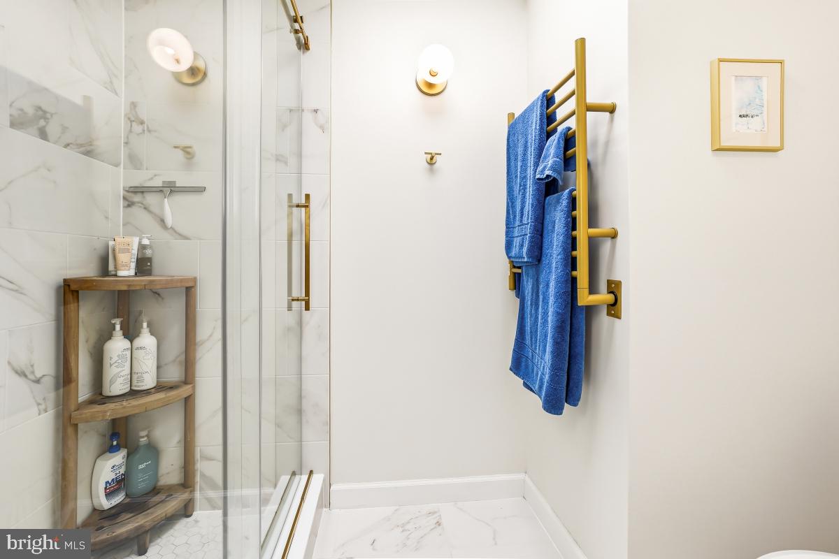 4607 MACARTHUR BLVD NW #B, WASHINGTON, District Of Columbia 20007, 2 Bedrooms Bedrooms, ,2 BathroomsBathrooms,Residential,For sale,4607 MACARTHUR BLVD NW #B,DCDC2246720 MLS # DCDC2246720