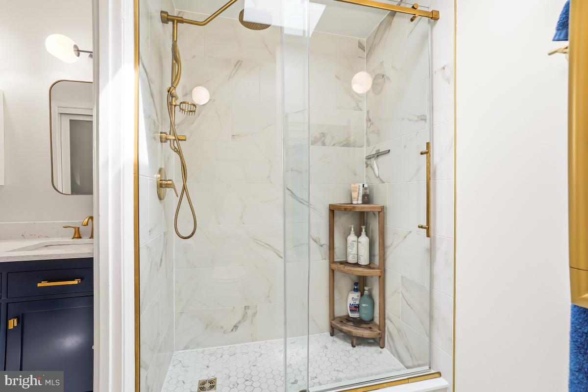 4607 MACARTHUR BLVD NW #B, WASHINGTON, District Of Columbia 20007, 2 Bedrooms Bedrooms, ,2 BathroomsBathrooms,Residential,For sale,4607 MACARTHUR BLVD NW #B,DCDC2246720 MLS # DCDC2246720