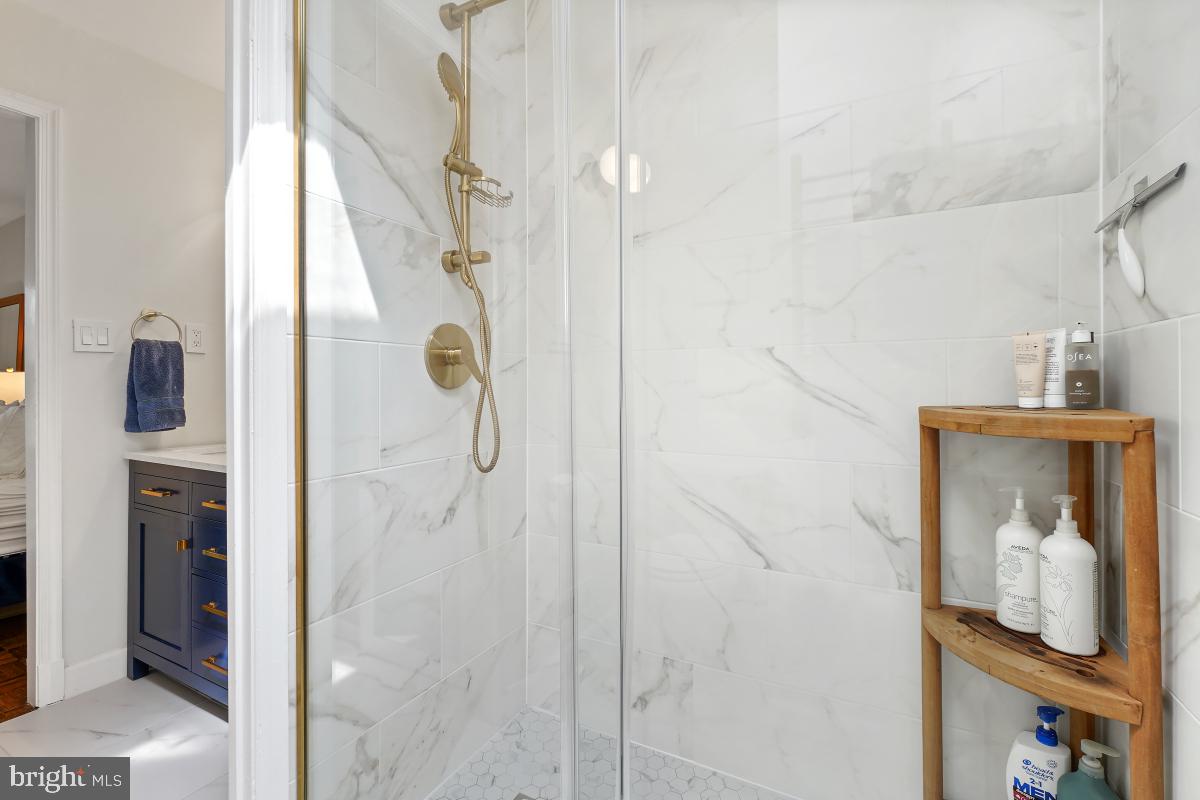 4607 MACARTHUR BLVD NW #B, WASHINGTON, District Of Columbia 20007, 2 Bedrooms Bedrooms, ,2 BathroomsBathrooms,Residential,For sale,4607 MACARTHUR BLVD NW #B,DCDC2246720 MLS # DCDC2246720