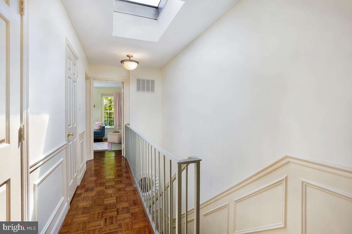 4607 MACARTHUR BLVD NW #B, WASHINGTON, District Of Columbia 20007, 2 Bedrooms Bedrooms, ,2 BathroomsBathrooms,Residential,For sale,4607 MACARTHUR BLVD NW #B,DCDC2246720 MLS # DCDC2246720