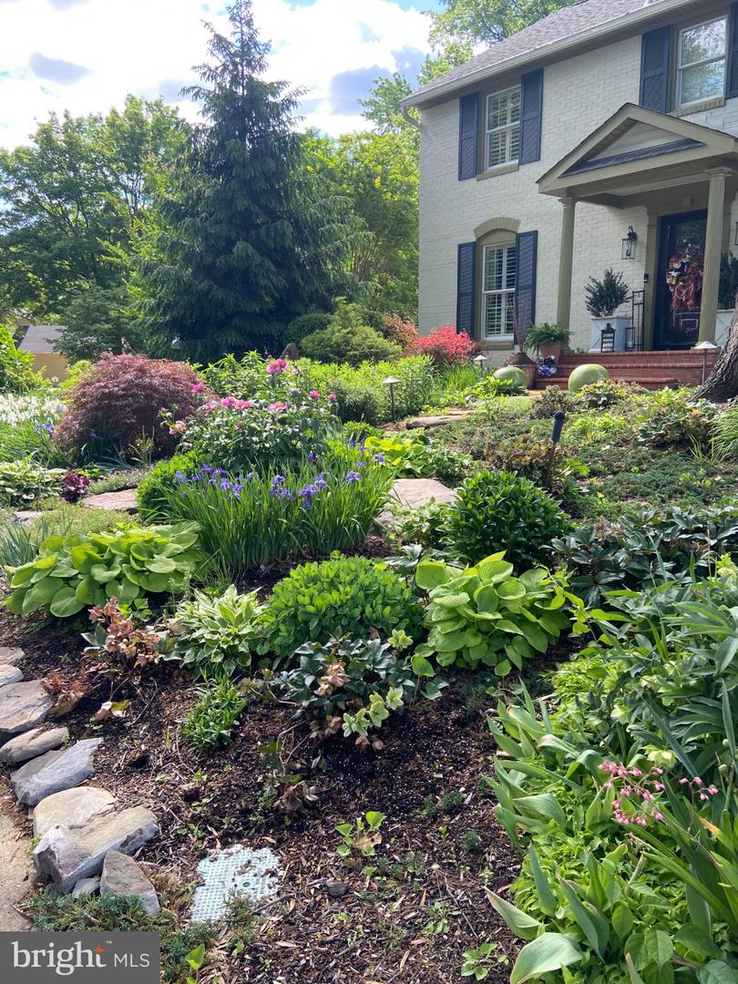 3705 RIVERWOOD CT, ALEXANDRIA, Virginia 22309, 4 Bedrooms Bedrooms, 15 Rooms Rooms,3 BathroomsBathrooms,Residential,For sale,3705 RIVERWOOD CT,VAFX2291850 MLS # VAFX2291850 3705 RIVERWOOD CT, ALEXANDRIA, Virginia 22309, 4 Bedrooms Bedrooms, 15 Rooms Rooms,3 BathroomsBathrooms,Residential,For sale,3705 RIVERWOOD CT,VAFX2291850 MLS # VAFX2291850