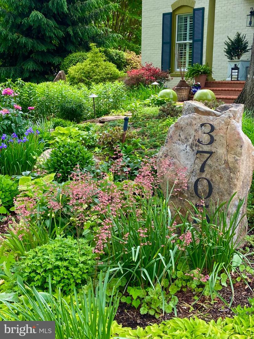 3705 RIVERWOOD CT, ALEXANDRIA, Virginia 22309, 4 Bedrooms Bedrooms, 15 Rooms Rooms,3 BathroomsBathrooms,Residential,For sale,3705 RIVERWOOD CT,VAFX2291850 MLS # VAFX2291850 3705 RIVERWOOD CT, ALEXANDRIA, Virginia 22309, 4 Bedrooms Bedrooms, 15 Rooms Rooms,3 BathroomsBathrooms,Residential,For sale,3705 RIVERWOOD CT,VAFX2291850 MLS # VAFX2291850