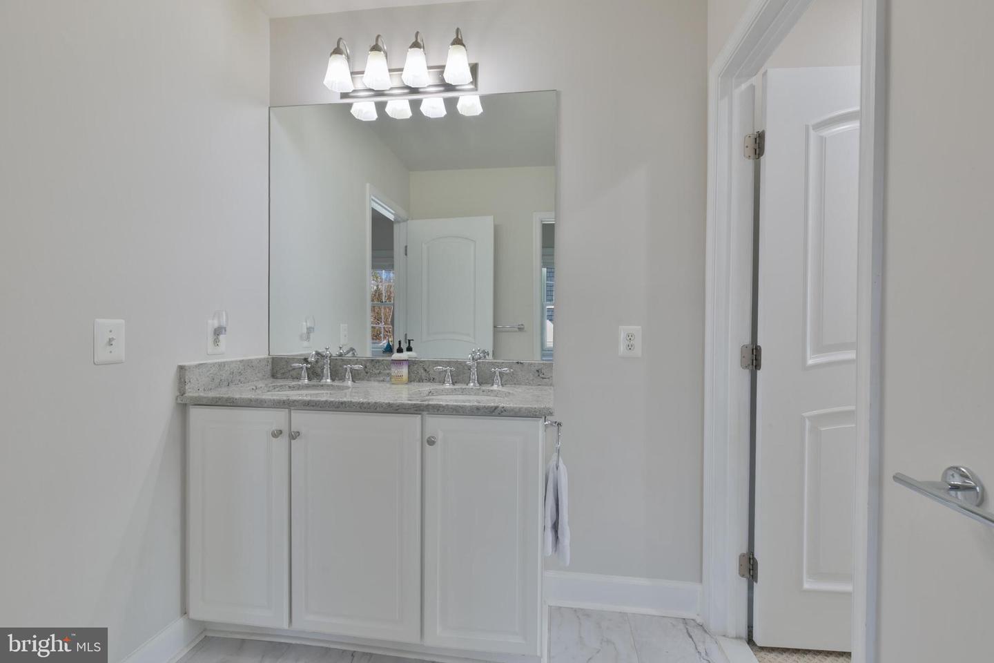 6237 WASHINGTON BLVD, ARLINGTON, Virginia 22205, 5 Bedrooms Bedrooms, ,4 BathroomsBathrooms,Residential,For sale,6237 WASHINGTON BLVD,VAAR2069128 MLS # VAAR2069128