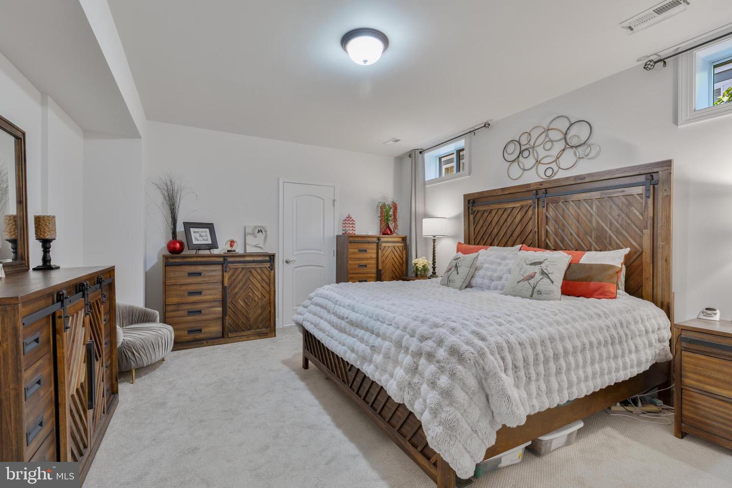 6237 WASHINGTON BLVD, ARLINGTON, Virginia 22205, 5 Bedrooms Bedrooms, ,4 BathroomsBathrooms,Residential,For sale,6237 WASHINGTON BLVD,VAAR2069128 MLS # VAAR2069128