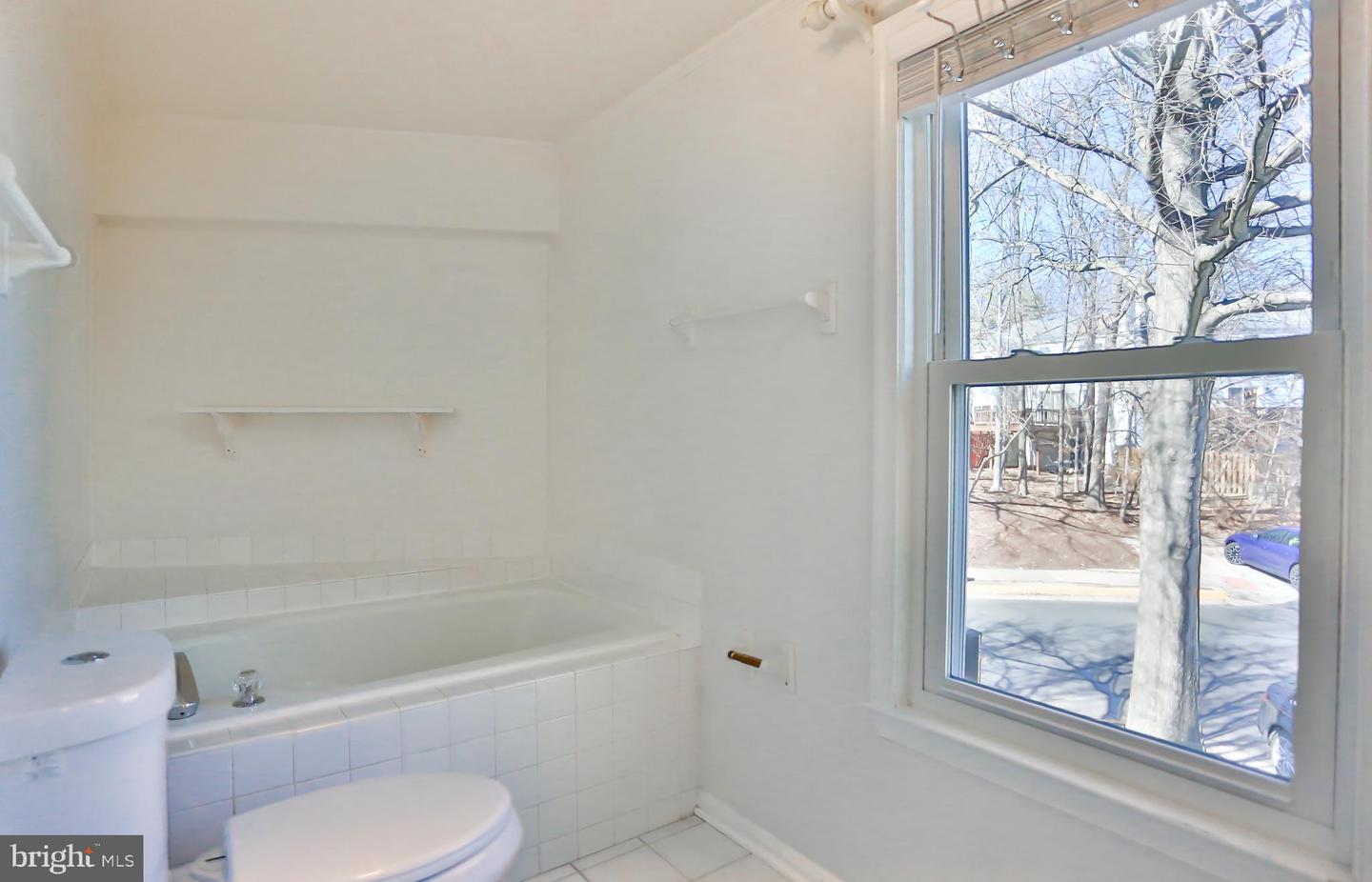 5837 NORHAM DR, ALEXANDRIA, Virginia 22315, 2 Bedrooms Bedrooms, ,2 BathroomsBathrooms,Residential,For sale,5837 NORHAM DR,VAFX2292136 MLS # VAFX2292136