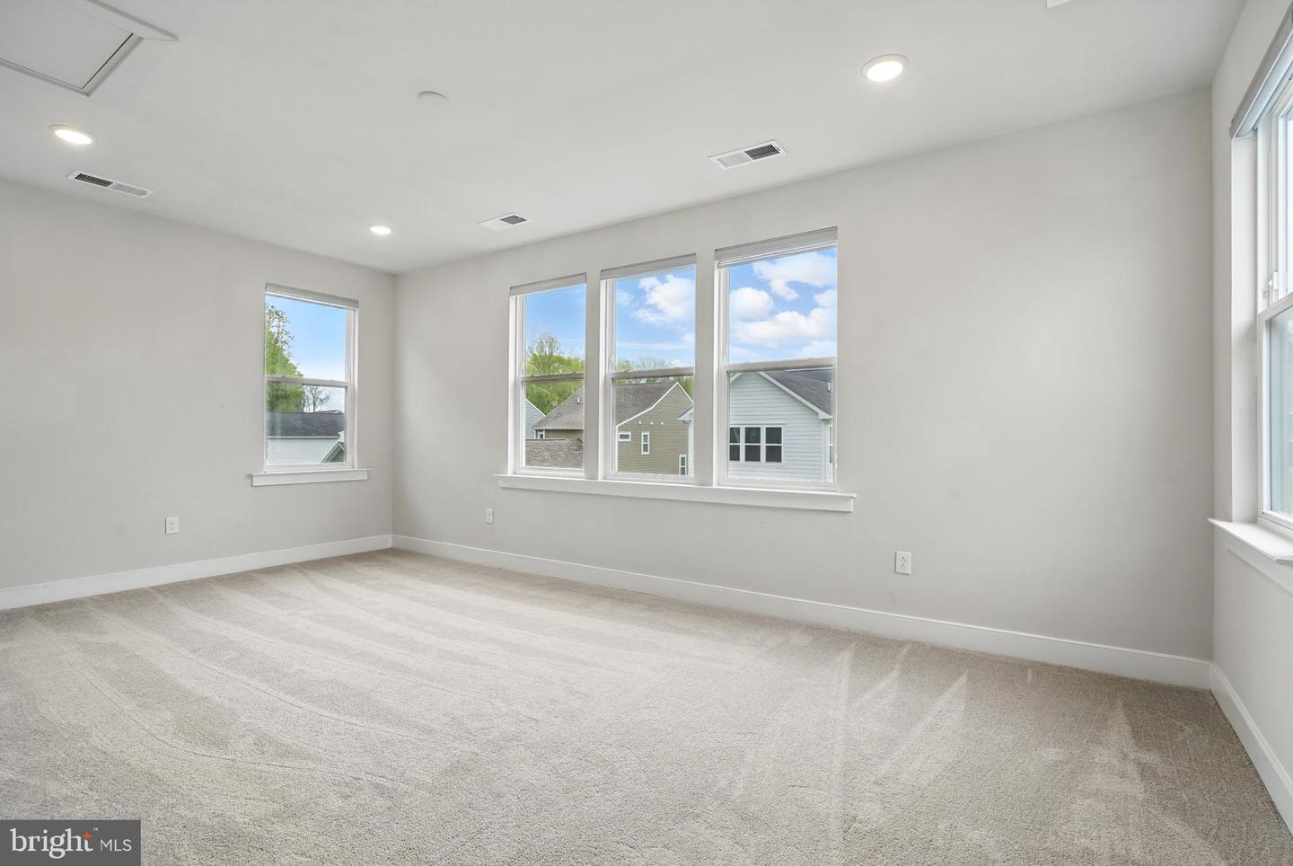 1843 MAGNOLIA FRUIT DR, DUMFRIES, Virginia 22026, 7 Bedrooms Bedrooms, ,6 BathroomsBathrooms,Residential,For sale,1843 MAGNOLIA FRUIT DR,VAPW2113038 MLS # VAPW2113038