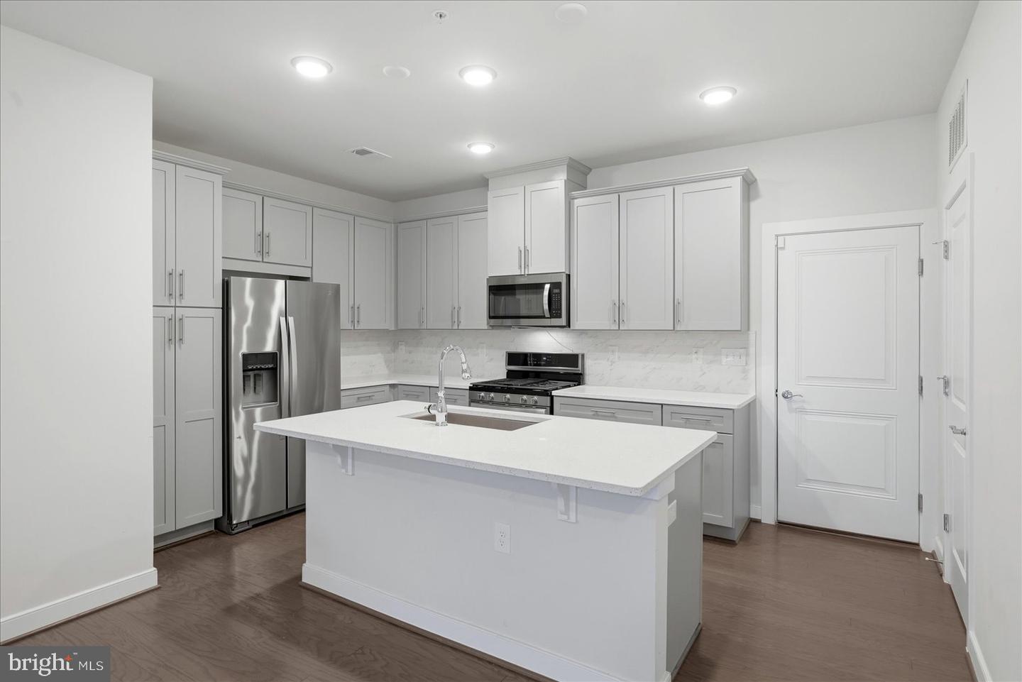 13334 ARROWBROOK CENTRE DR #112, HERNDON, Virginia 20171, 3 Bedrooms Bedrooms, ,2 BathroomsBathrooms,Residential,For sale,13334 ARROWBROOK CENTRE DR #112,VAFX2292286 MLS # VAFX2292286