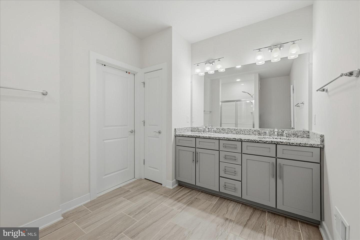 13334 ARROWBROOK CENTRE DR #112, HERNDON, Virginia 20171, 3 Bedrooms Bedrooms, ,2 BathroomsBathrooms,Residential,For sale,13334 ARROWBROOK CENTRE DR #112,VAFX2292286 MLS # VAFX2292286