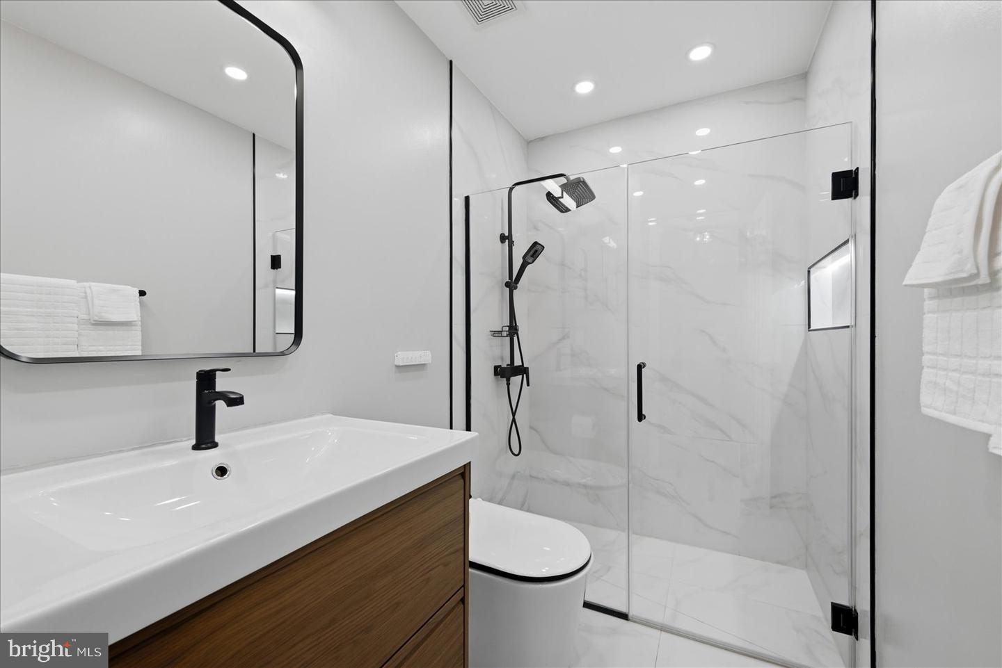 42811 SYKES TER, CHANTILLY, Virginia 20152, 4 Bedrooms Bedrooms, ,2 BathroomsBathrooms,Residential,For sale,42811 SYKES TER,VALO2116496 MLS # VALO2116496