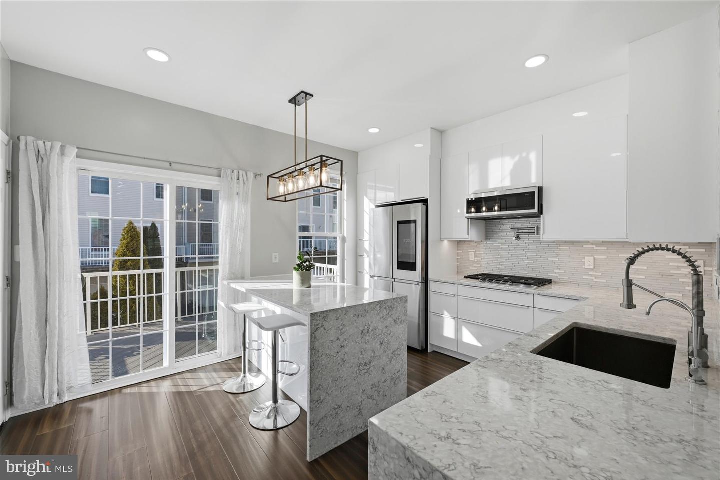 42811 SYKES TER, CHANTILLY, Virginia 20152, 4 Bedrooms Bedrooms, ,2 BathroomsBathrooms,Residential,For sale,42811 SYKES TER,VALO2116496 MLS # VALO2116496